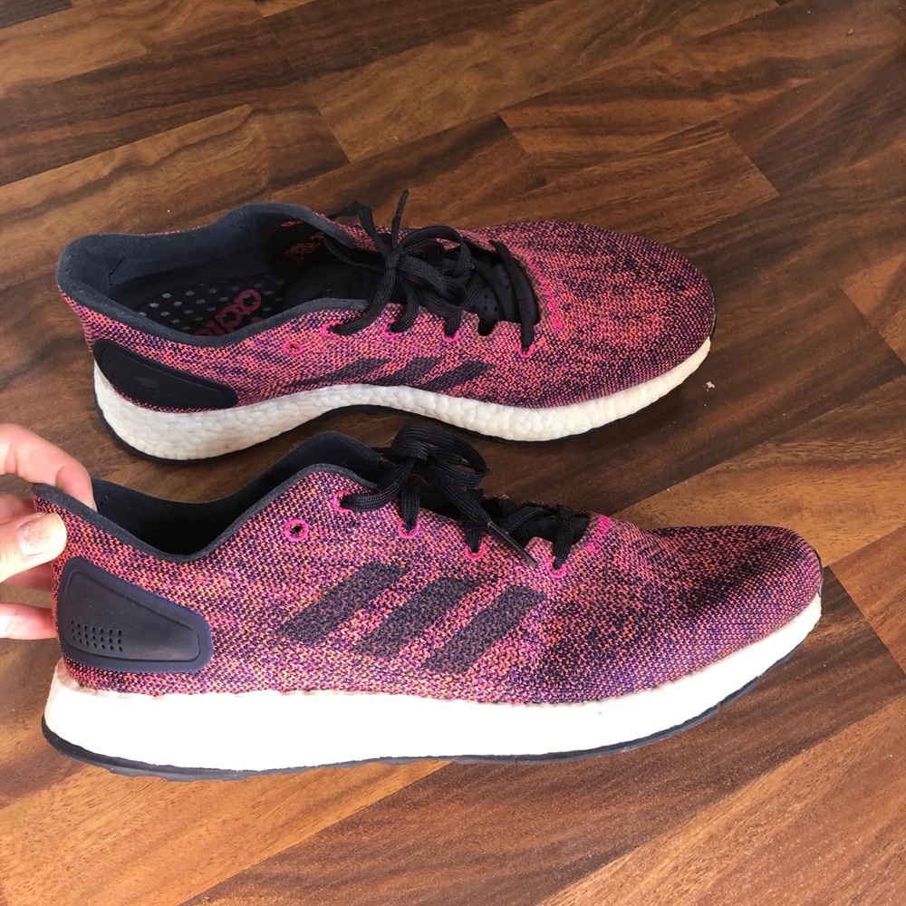 *Accepting Offers!* Men’s ADIDAS SIZE 10 Shoes
